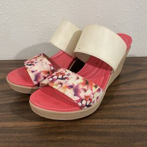 Crocs Leigh II Wedge Sandals Double Strap Coral Floral Women’s Size 10